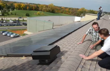 A close up look at the Courtyard by Marriott solar panels in Mankato